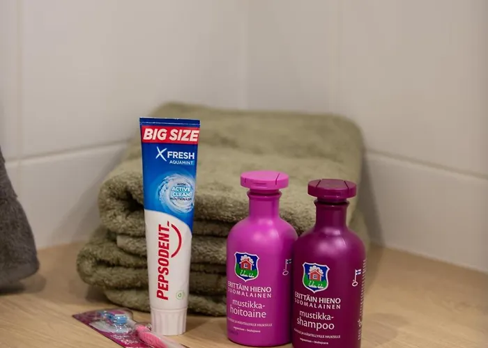 2 Bedroom Rose Charm - By